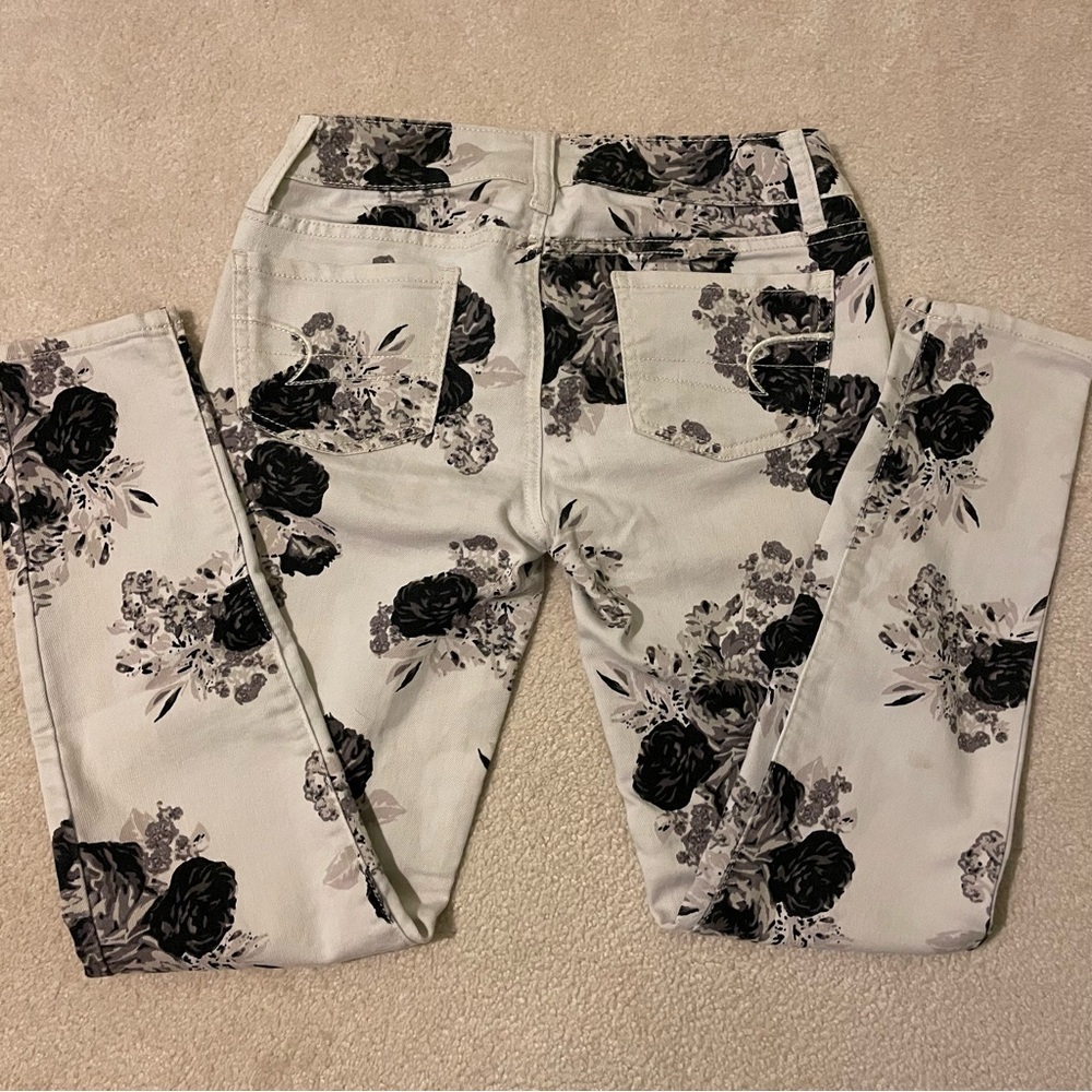American Eagle low rise rose print jeggings-0 EUC